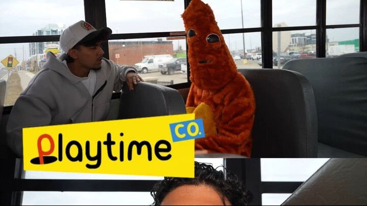 NEKAT Youtuber Ini Menyelinap ke Dalam Bus Misterius Menuju Pabrik Playtime Co Part 2