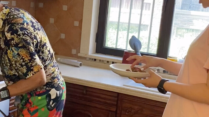 哈哈哈哈 姥爷笑死我了