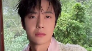 Two hot searches, Wang Yibo’s Chanel live broadcast, and Wang Erbo scaring himself.