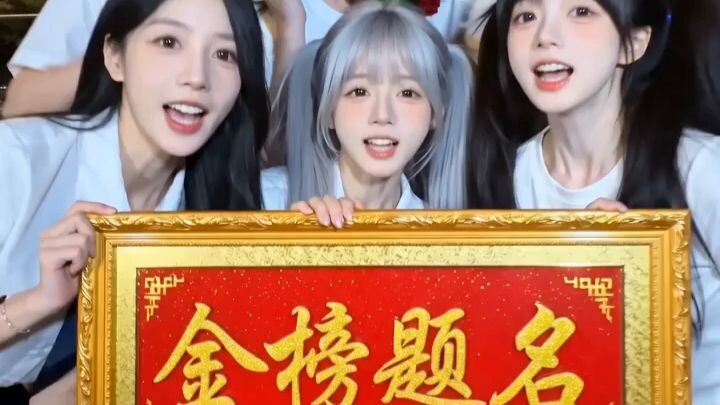 Chúc bạn đỗ đạt cao, chúc tương lai rực rỡ.