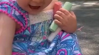 骗你生女儿系列~ 国外妈妈记录自己2岁宝宝的成长点滴，真的宠成小公主啦！