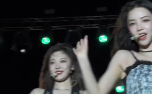 من بعد ما يشوف الفيديو ده ميقدرشش يحب رباعيتنا الصغيرة بقوة؟