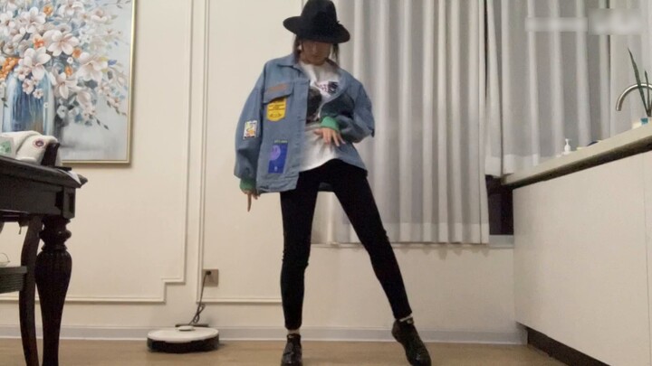 Female high school student dances to Billie Jean's "Michael Jackson"