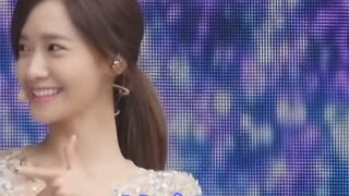 Lin Yoona menari dengan kaki panjang (1080p 60fps)