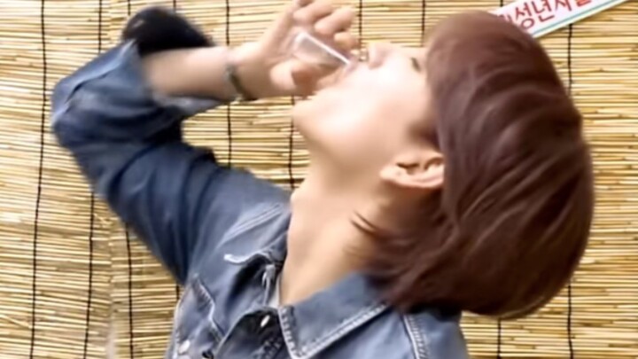 【เซเว่นทีน ฮงจีซู】นั่งดื่มกับคนแบบนี้ เผลอแป๊บเดียวโดนหลอกจนไม่เหลือแม้แต่ชาลูกใต้ใบเลยนะ