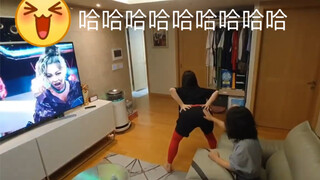 The daughter-in-law dancing Jessi's "NUNUNANA" in front of her mother-in-law, hahaha