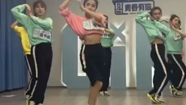 [Thanh Xuân Có Bạn 2] Vu Thục Hân đăng video An Kỳ nhảy bài hát chủ đề cùng các thực tập sinh lúc 3 