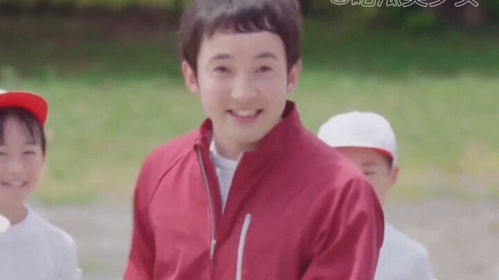 Chết rồi, có sát khí! Đấm sao cứng thế này?