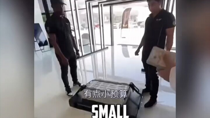 疑似迪拜富豪买车录像流出