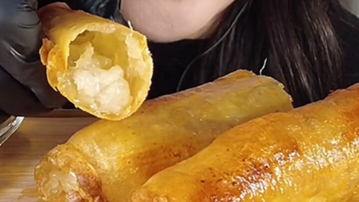 Kalau “kambing bakar usus” punya level, yang terakhir itu kasih aku satu suap aja, aku rela lakuin a