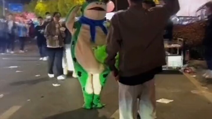 I seriously couldn’t hold back my laughter during that final sync moment—hahaha!