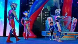 奥特显眼包三人组