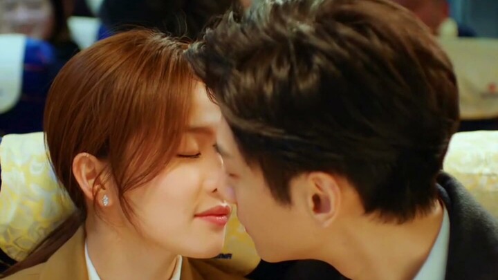 Bai Lu looks like Bai Lu, and Luo Yunxi looks like Luo Yunxi.