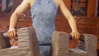 ISANG NA TANGA NA MAY MATAAS NA KAKAYAHAN SA PAKIKIPAGLABAN