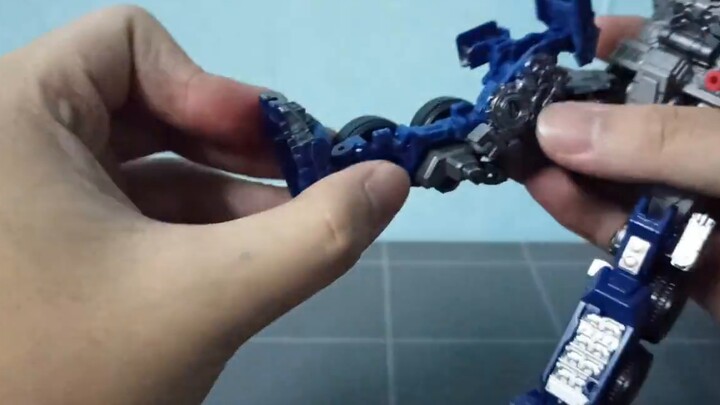Nếu bạn không thay đổi gì thì tôi sẽ thay đổi nó! SS102 Optimus Prime chuyển đổi di động