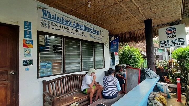 Dive now! with 3 Foreign couples    www.bicoldivecenter.com