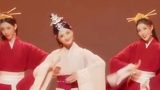 Cô ấy trông giống như một nhân vật đang nhảy múa! Thật là một người chị xinh đẹp và thông minh Xi Tz