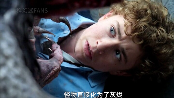 Sejak kecil, seorang anak laki-laki memiliki kemampuan luar biasa—ia bahkan bisa melihat monster yan