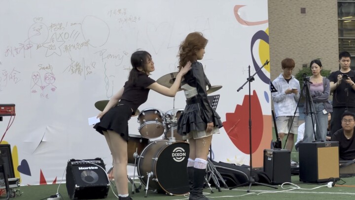 两个女孩子的超甜情侣舞蹈！少女时代-GEE！