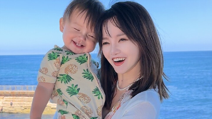 Every morning, my youngest son reacts like this whenever he sees me...