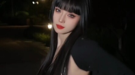 皮裙热舞 上班摸鱼的看过来