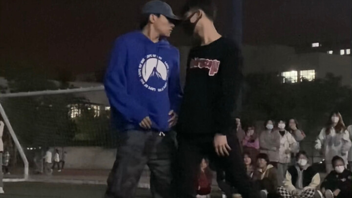 Two boys danced a super sexy duet in public on the playground!! (Idae686)