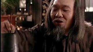 Các đệ tử của Bát Kỳ nghèo nhưng lại rất coi trọng vẻ bề ngoài. Các quý tộc nghèo thường dùng mỡ lợn