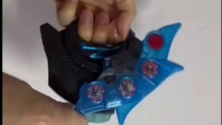Special for China? Bandai Zeta Riser Mini Edition has Japanese voice