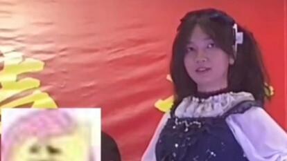 The incident where the bustle of my skirt suddenly slipped down while I was dancing at the school ar