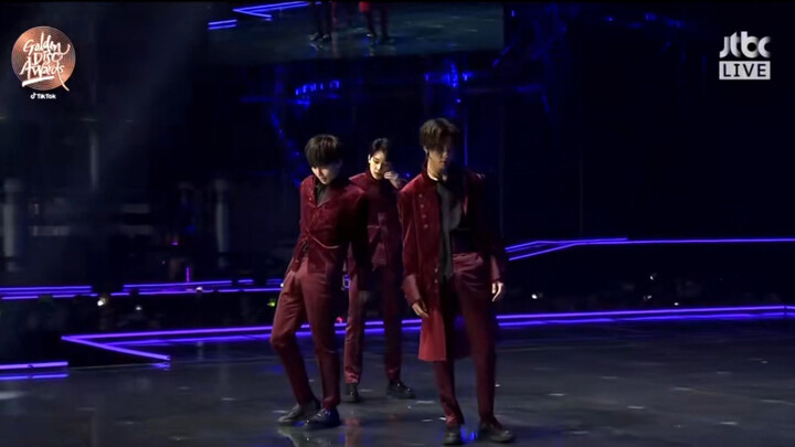 【Premium Card Line】Bro, you can just tap lightly to skip, don't make it flawed.