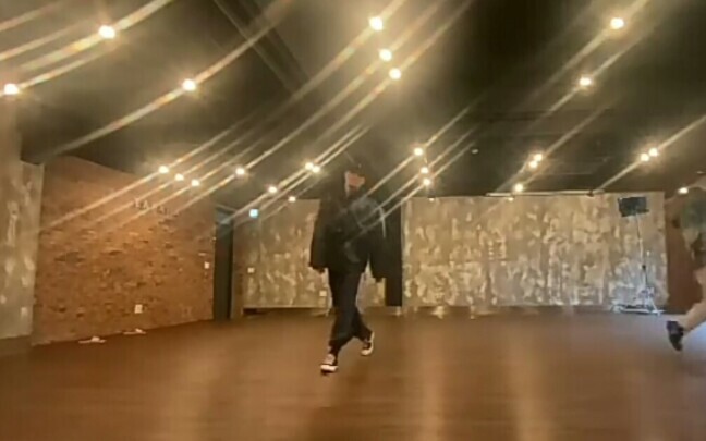 [Kim Jong-in] 200808 latest practice room dance revealed, benefit from boy No. 88! It's KAI!