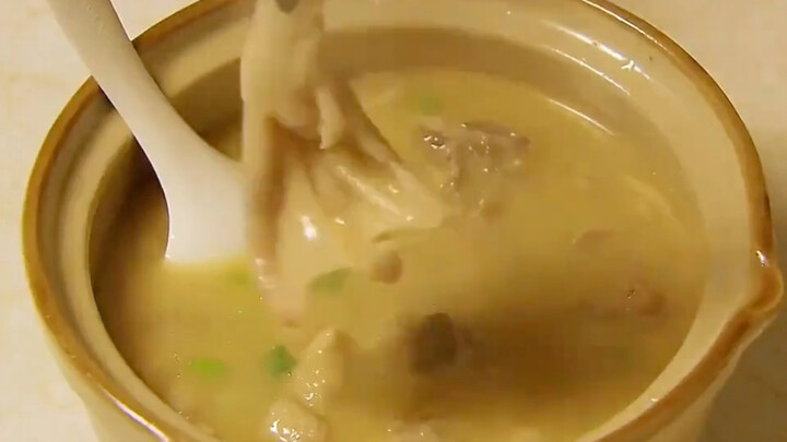 Con gái thứ hai của người phụ nữ bị nấu thành súp cho cả nhà uống