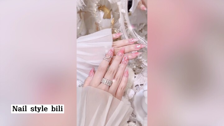 Nail xinh đi ăn cưới bạn thân