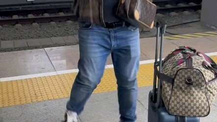 لا أعرف ما إذا كان بإمكان الشارع المركزي قيادة شاحنة نصف مقطورة أم لا