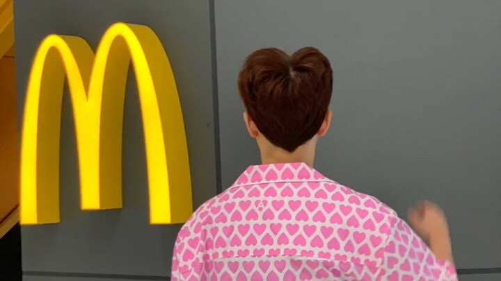 Đúng là một kẻ yêu đương cuồng nhiệt mà!