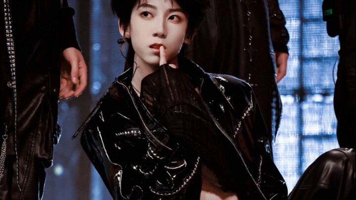 【ครอบครัว TF - หยางปั่นเหวิน · Guilty Focus】พี่ครับ ขอผมลูบกล้ามท้องพี่หน่อยได้ไหม～