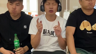 唱歌憋笑挑战，憋不了一点，太可怕了