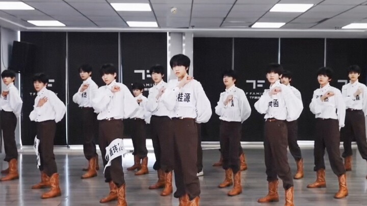 【TF家族四代】人很齐动作也齐的一次团舞，听14人踩地板声音好爽！