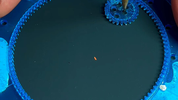 我觉得我就是小时候兴趣班上多了，长大了才没兴趣上班。