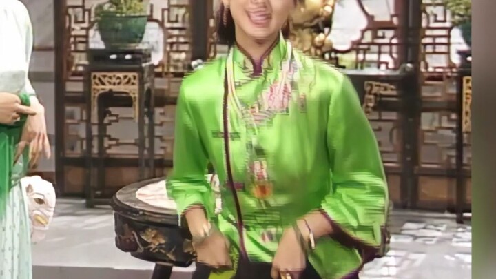 Cười chết mất… Con người mà xinh thì dù biểu cảm gì cũng đều đẹp