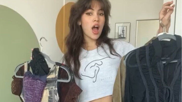 Pakaian vintage lama milik ibu, setiap potongnya benar-benar membuatku ingin memilikinya!