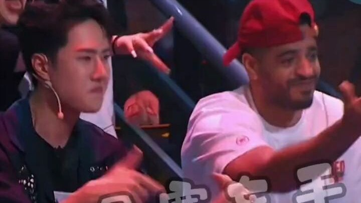 อิทธิพลของหวังอี้ป๋อมหาศาลแค่ไหน? ทีมงานทั้งหมดกลายเป็น “บ่อฮว่า” ไปหมด นี่ต้องโทษใครกันนะ? ฮ่าๆๆ