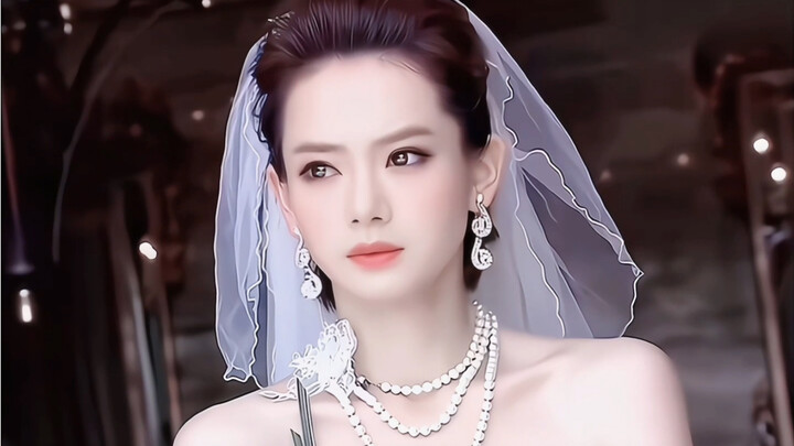 الشعر القصير لمو تشي تشينغ، سوى هي من يستطيع التحكم به بهذه الكمال!