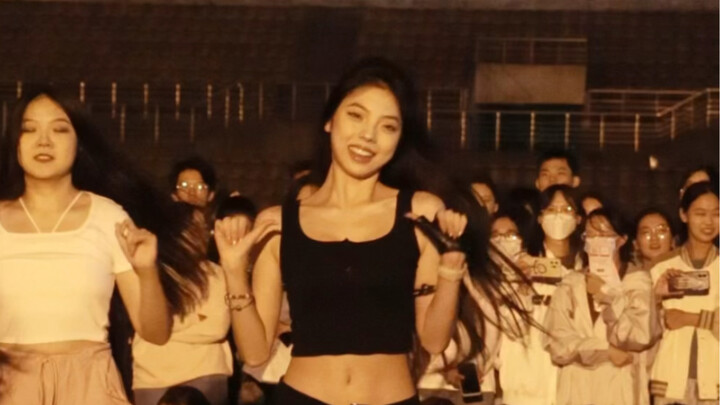 2 million people have watched the playground dance. Dancing kitsch on the playground is really super