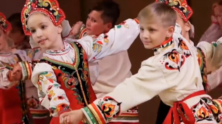 俄罗斯儿童表演舞蹈《卡林卡/雪球花/Калинка》