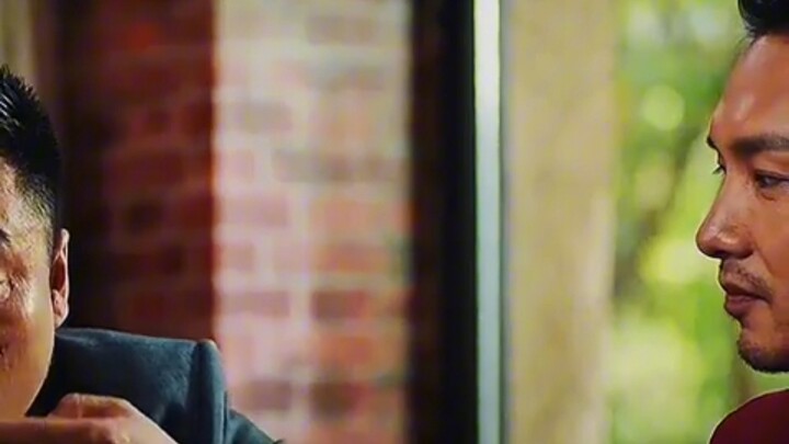 Di meja minum, pertarungan tetap dimenangkan oleh yang berani!