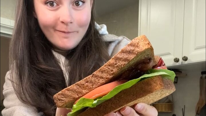 A Real Day in the Life of a 29-Year-Old American Pregnant Woman Living in Wuhan