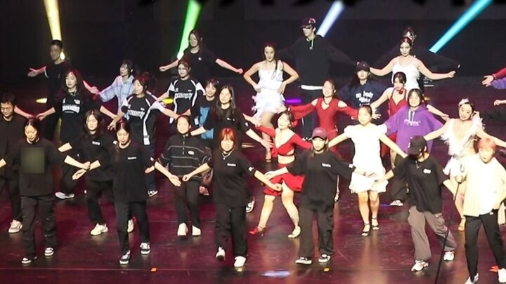 ถึงจิตวิญญาณที่โดดเดี่ยวทุกดวง การแสดง "Ode to Loneliness" ของทีม Beida Street Dance Hip-Hop | พิเศษ