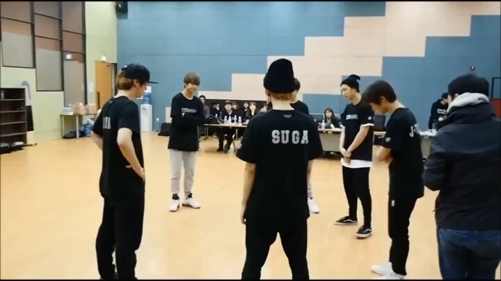 BTS - Born Singer practice choreography..