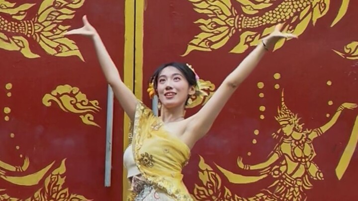 Cuối cùng đến lượt mình nhảy “Cảnh Đẹp Phương Nam” rồi!